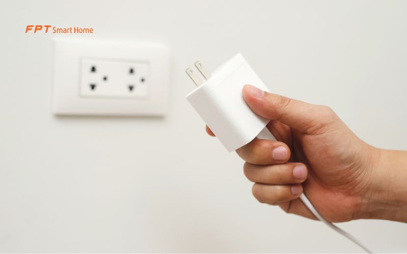 Ổ cắm cho phích cắm 2 chấu dạng dẹt